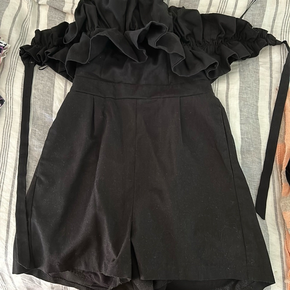 Strapless ruffled romper in linen tie in back